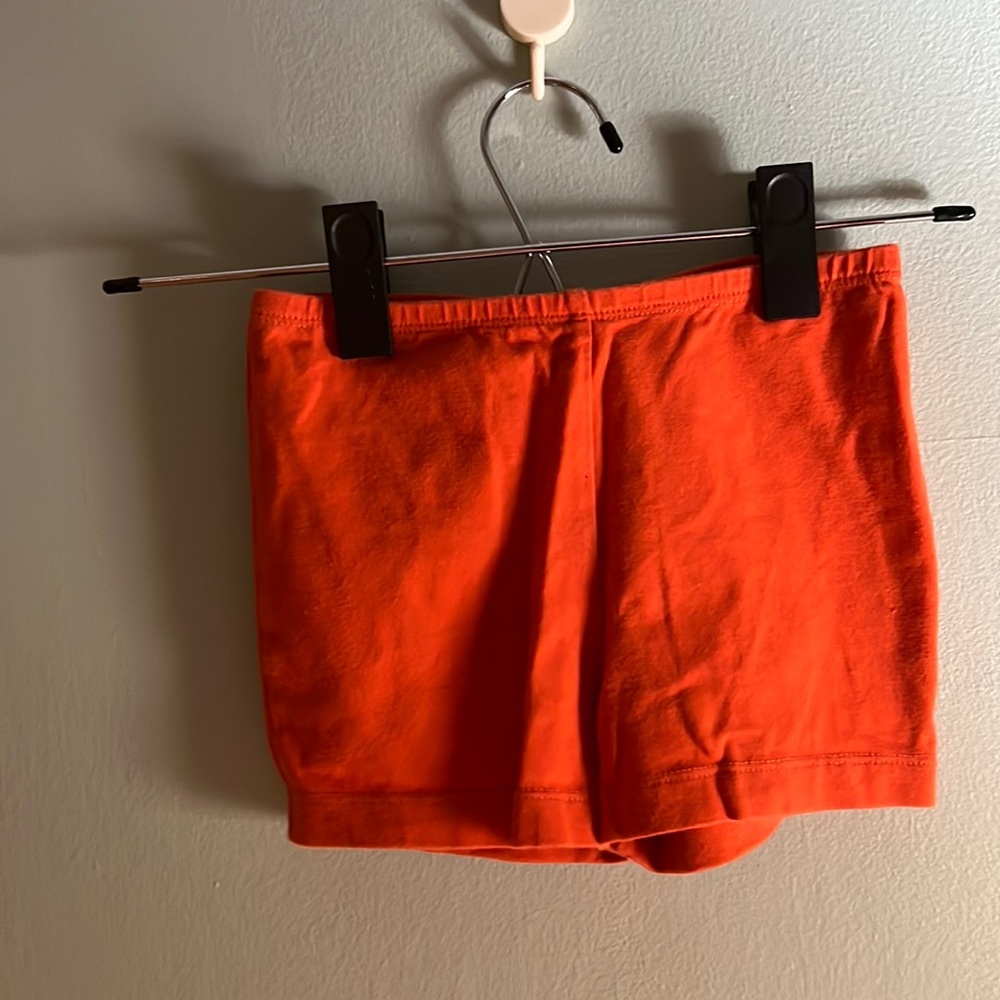 Primary shorts